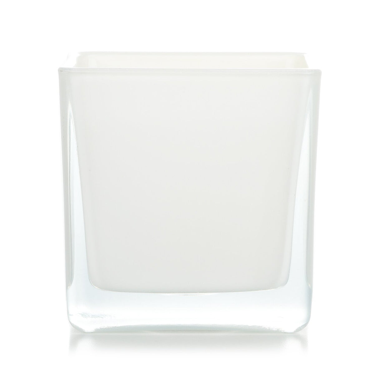 Scented candle by Acqua Dell'Elba with a festive aroma, burns for 60 hours, perfect for cozy winter evenings.