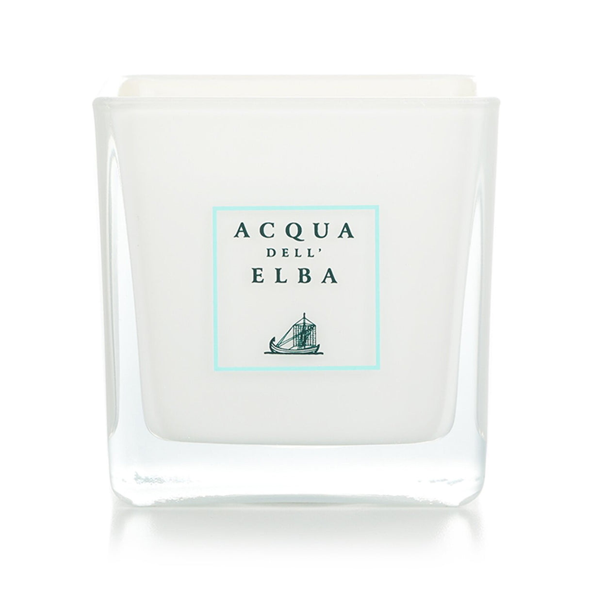 Acqua Dell'Elba scented candle in Note Di Natale, 180g; features festive aroma for cozy ambiance and long burn time.