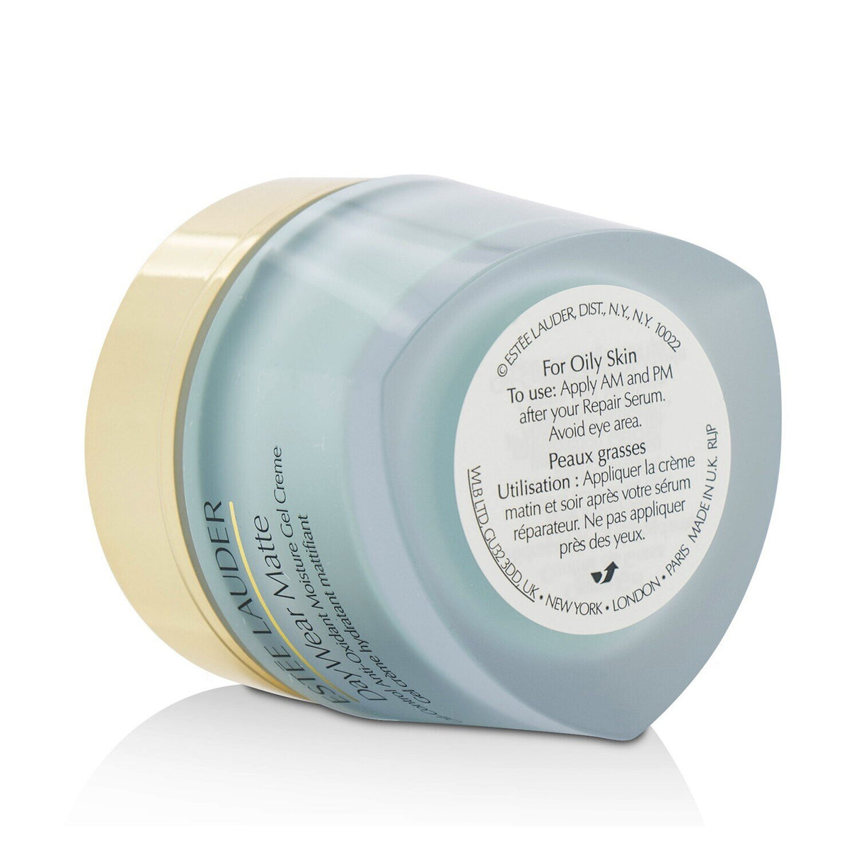 Lightweight gel-cream moisturizer for oily skin, controls shine, hydrates, and fights aging with antioxidants.