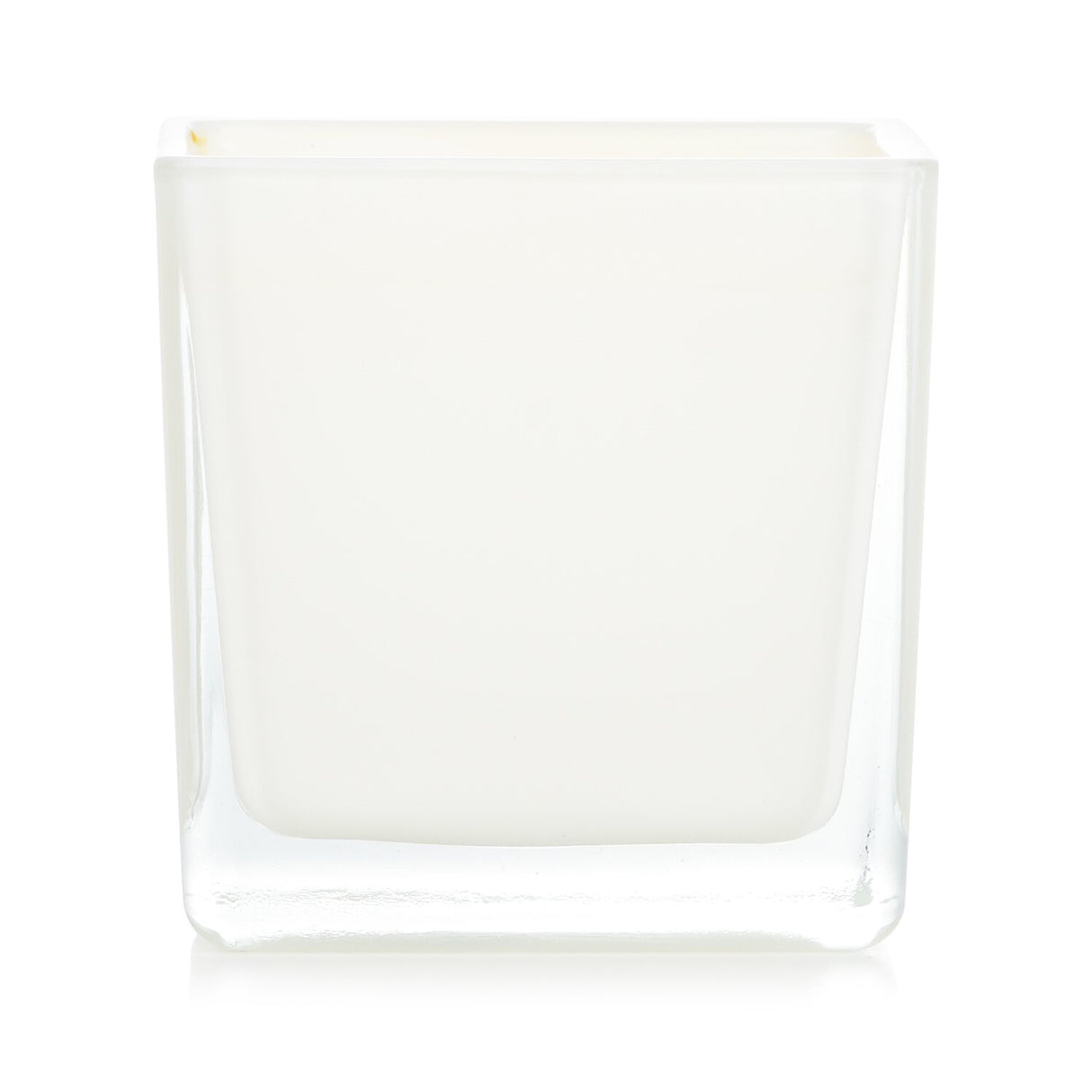 Scented candle from Acqua Dell'Elba, 180g, features a Mediterranean fragrance that evokes Elba Island's tranquility.