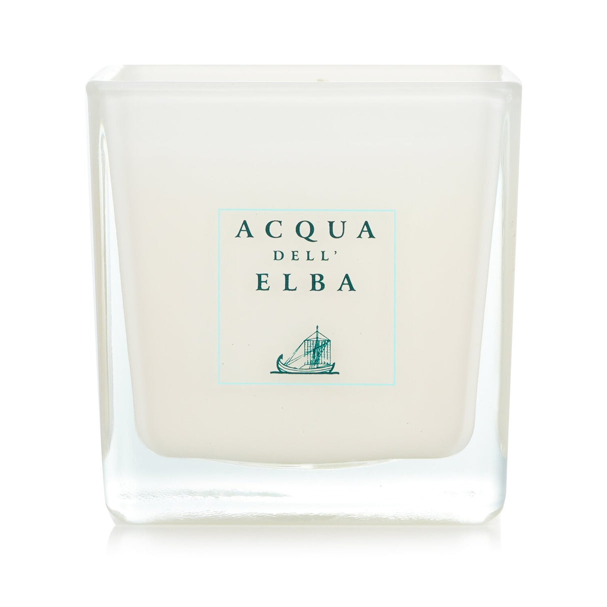 Scented candle by Acqua Dell'Elba in Isola D'Elba, providing up to 60 hours of soothing Mediterranean fragrance.