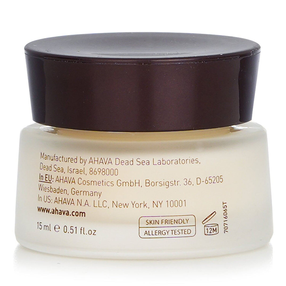 Ahava's 15ml eye treatment revitalizes, uplifts, and reduces dark circles for a youthful, bright eye area.