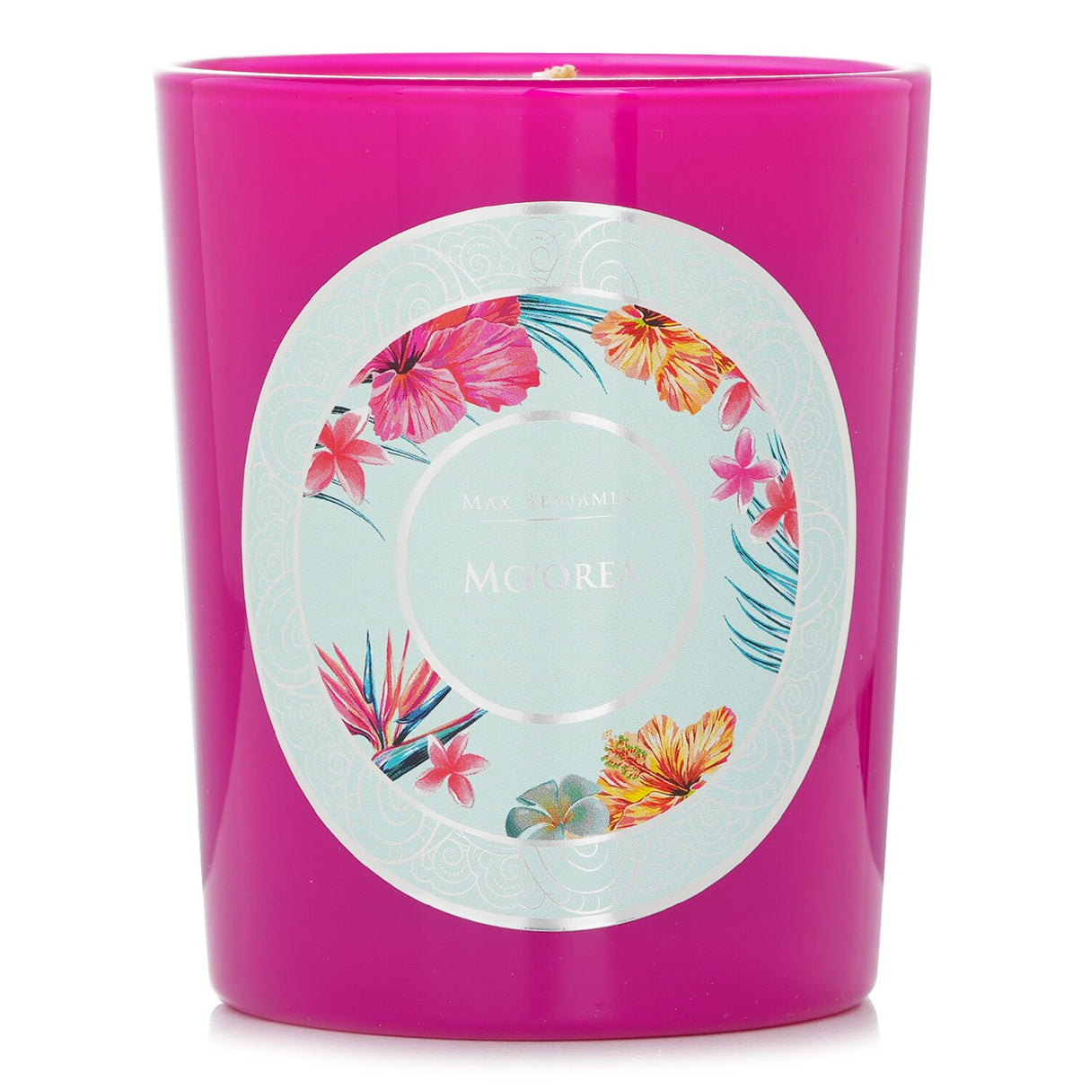 Max Benjamin Ocean Islands Candle in Mo'orea, 190g, featuring tropical fruit notes and sea air for a luxurious ambiance.