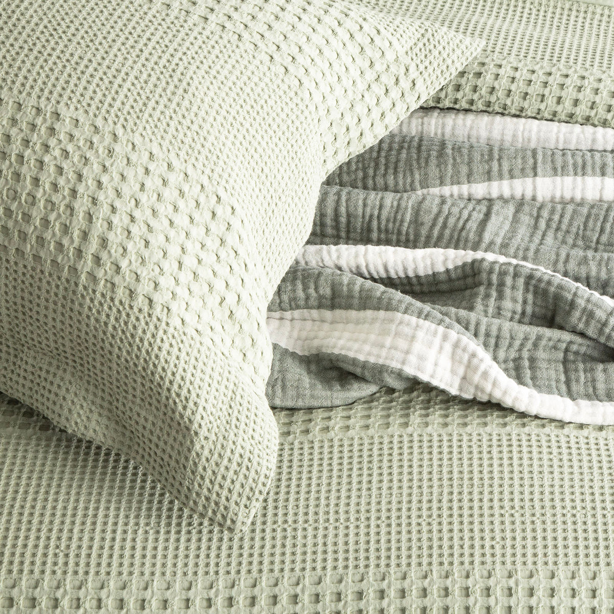 Renee Taylor Elegance Waffle Cotton Jacquard Quilt / Duvet Cover set Double Moss