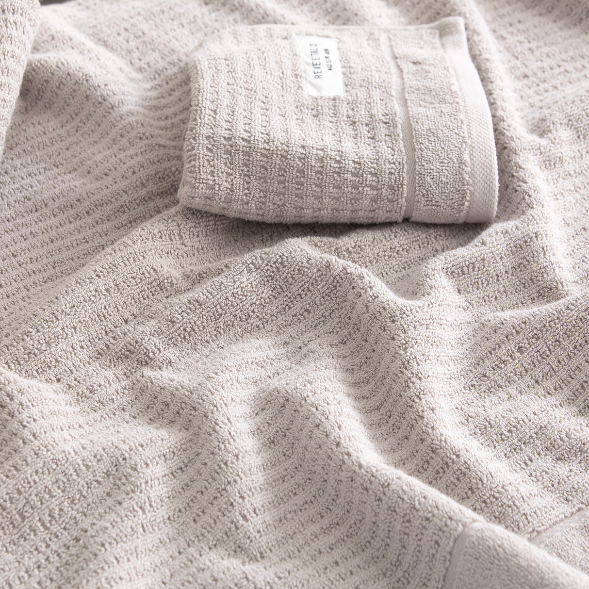 Renee Taylor Cambridge 650 GSM Textured 4 Pack Bath Towel Pumice Stone