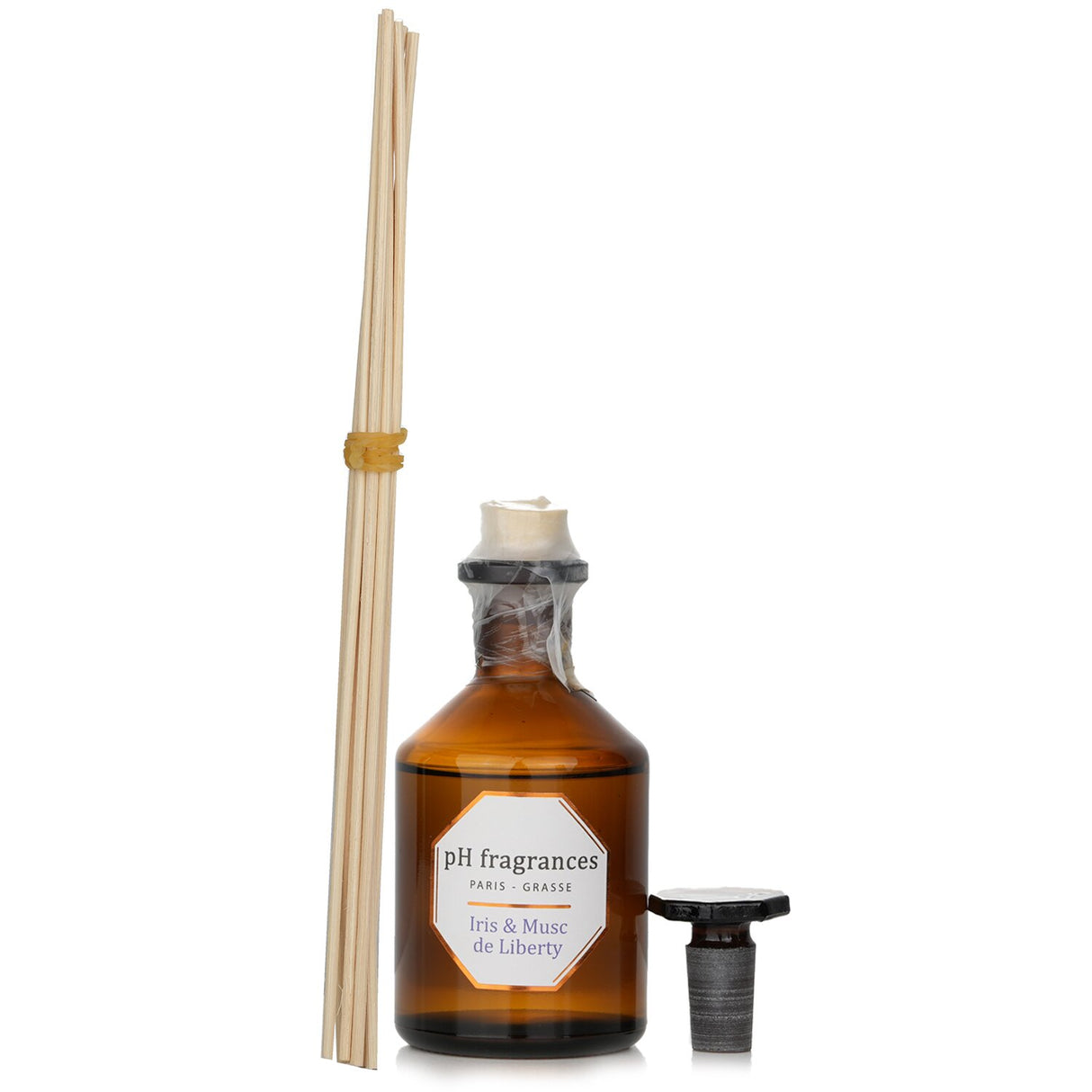 Elegant pH Fragrances diffuser in 100ml, infused with Iris & Musc for a sophisticated floral and musky home aroma.