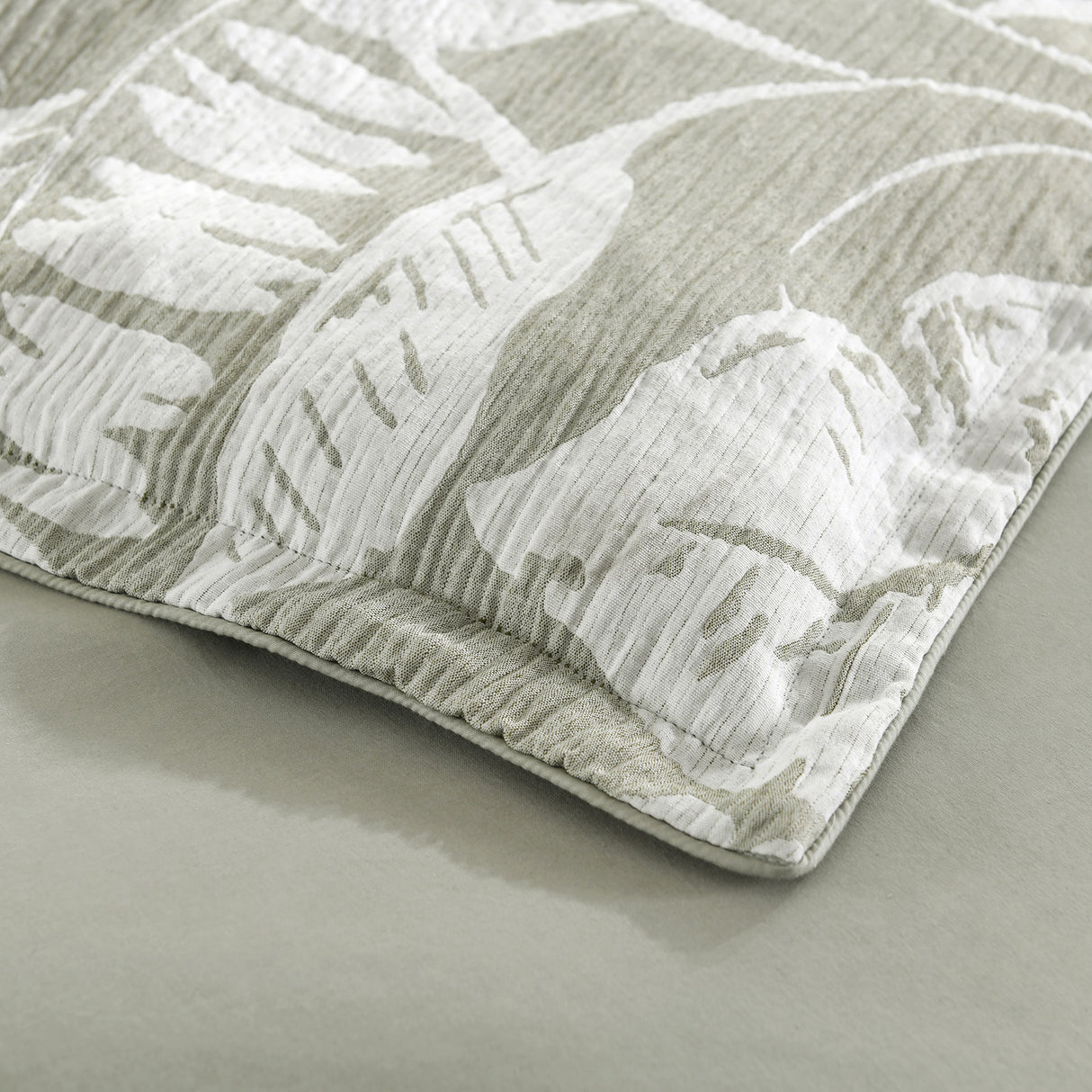 Renee Taylor Palm Tree Jacquard Quilt / Duvet Cover Set Queen Sage Green