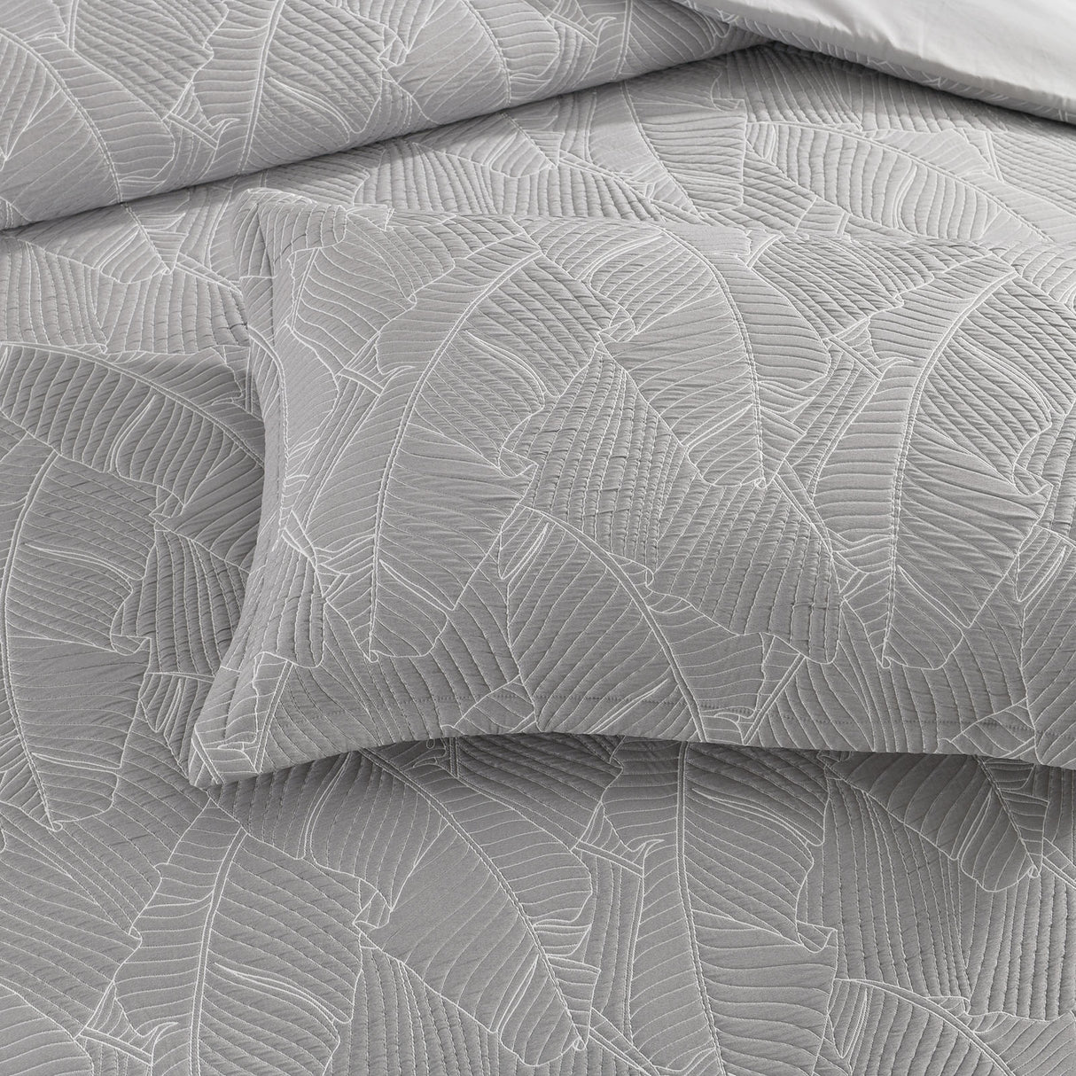 Renee Taylor Bengali Jacquard Quilt / Duvet cover Set Super King Silver