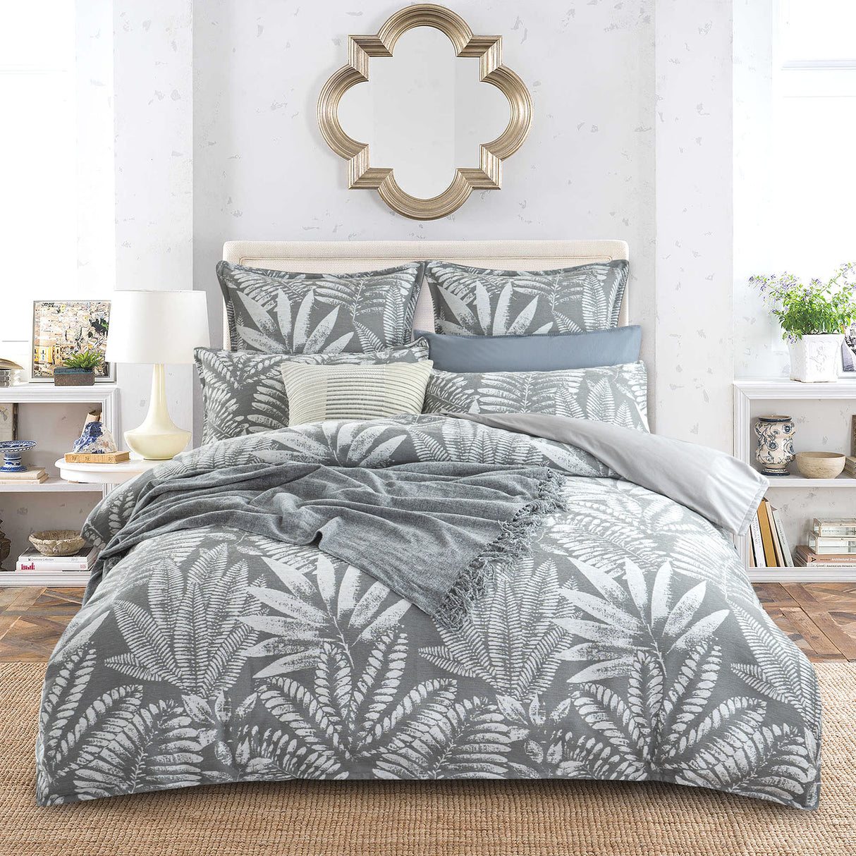 Renee Taylor Raven Jacquard Quilt / Duvet cover set King Charcoal