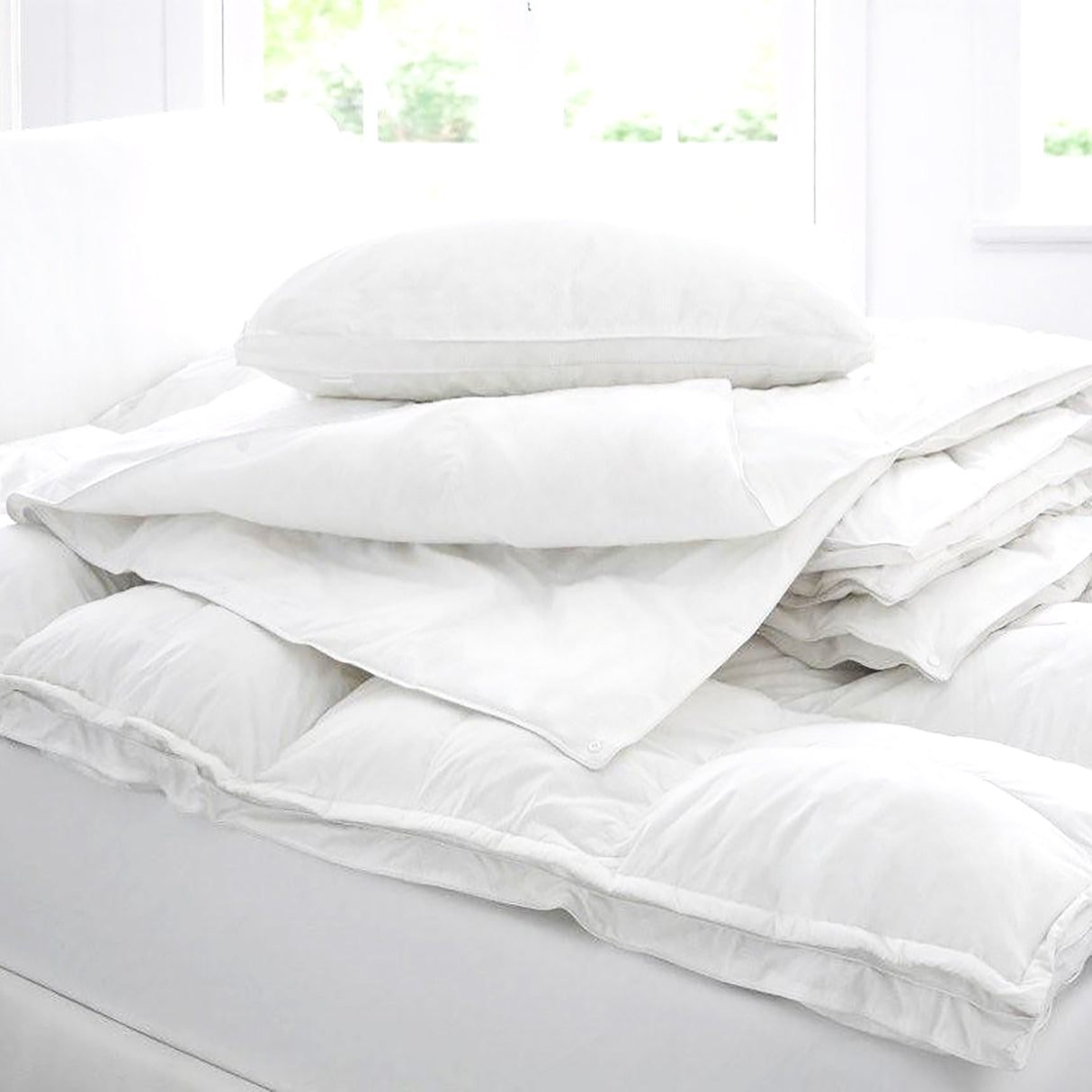 Supreme Four Seasons 80% White Duck Down & Feather Quilt Super King