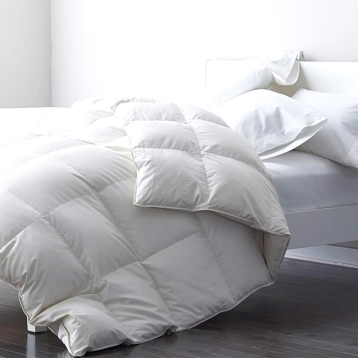 Renee Taylor Classic 50% White Duck Feather and Down Quilt Single