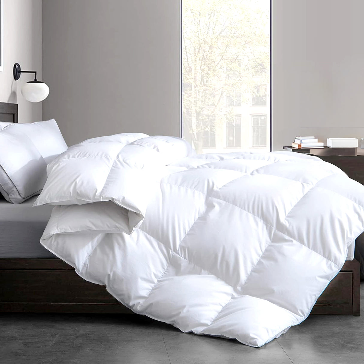 Renee Taylor Ultimate 80% White Goose Down and Feather Quilt Queen