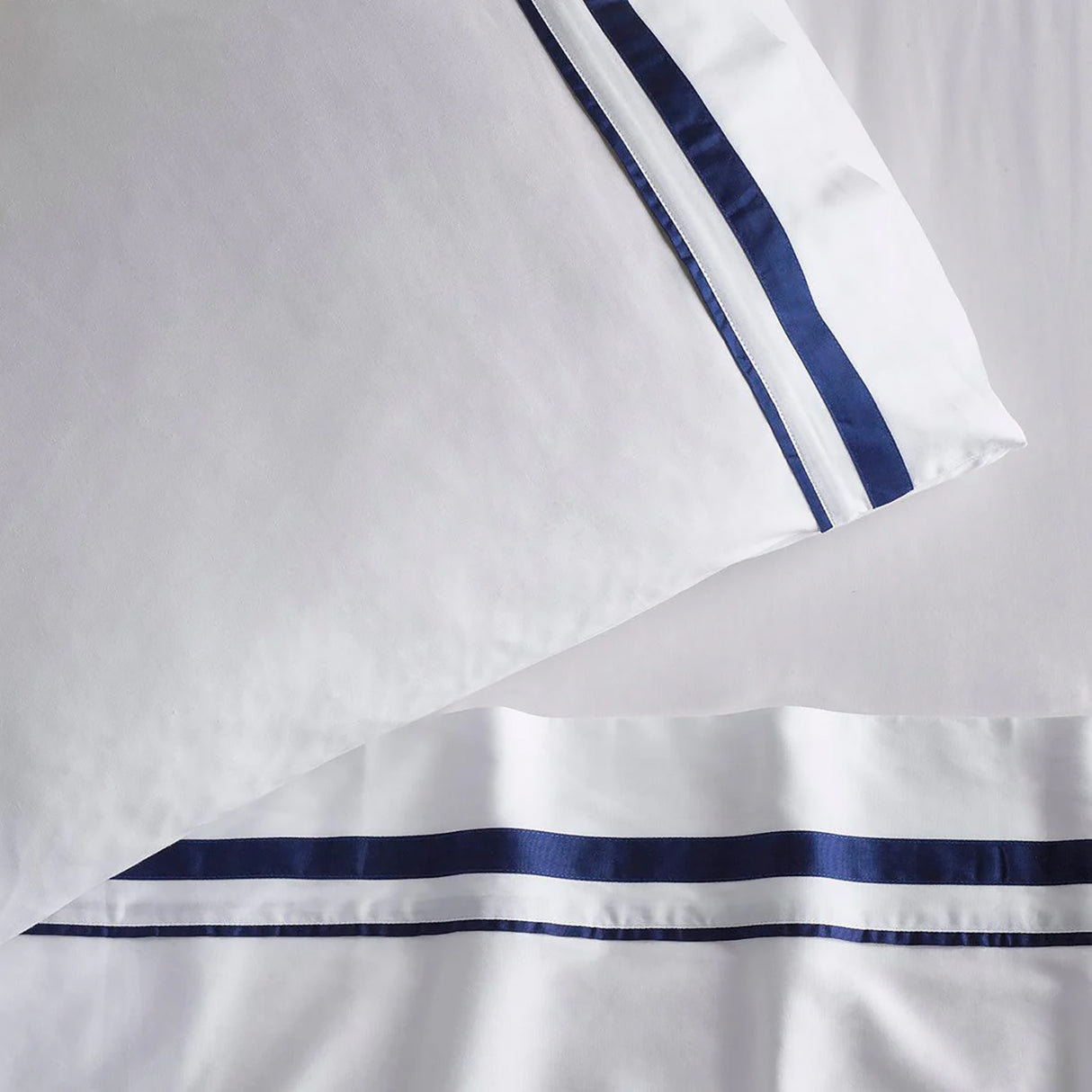 Renee Taylor Cloud 1000 TC Egyptian Cotton Sheet Set Deep Queen White Navy