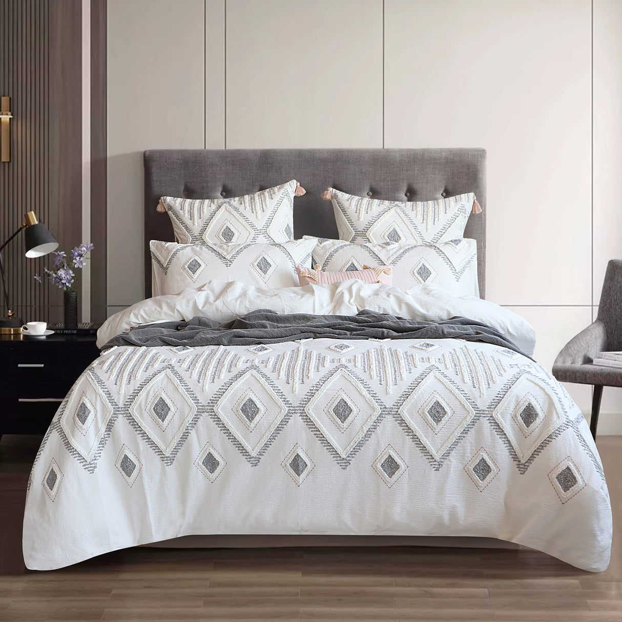 Renee Taylor Zuma Stone Washed Tufted Quilt / Duvet Cover Set King