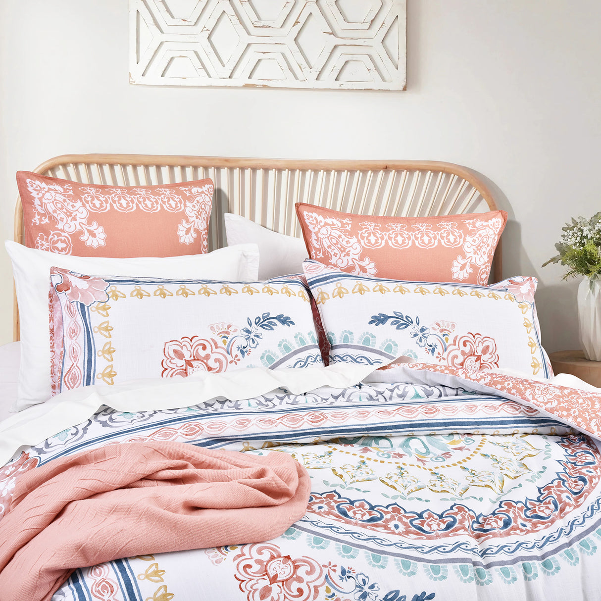 Renee Taylor 300 TC Cotton Reversible Quilt / Duvet Cover Set Double Kalina