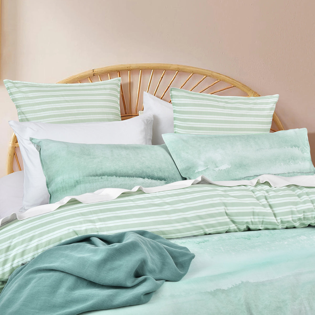 Renee Taylor 300 TC Cotton Reversible Quilt / Duvet Cover Set Super King Terrain