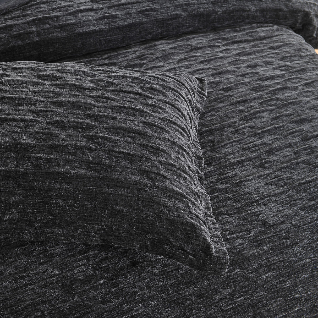 Renee Taylor Charlotte Jacquard Quilt / Duvet Cover Set Queen Onyx