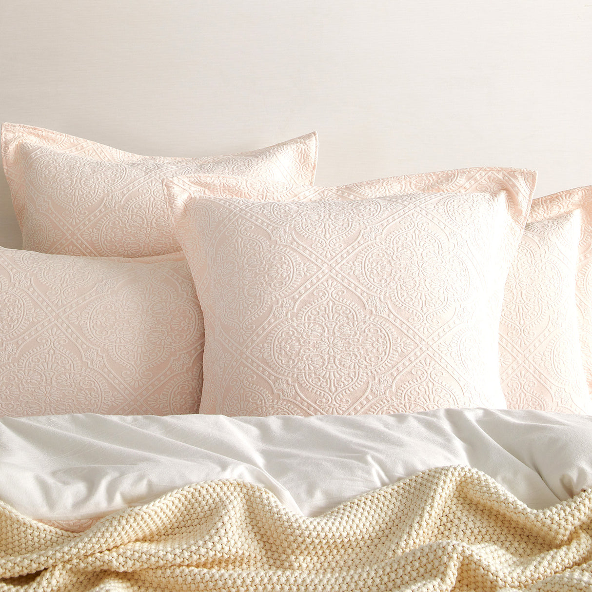 Renee Taylor Bella Jacquard Quilt / Duvet Cover Set Double Blush