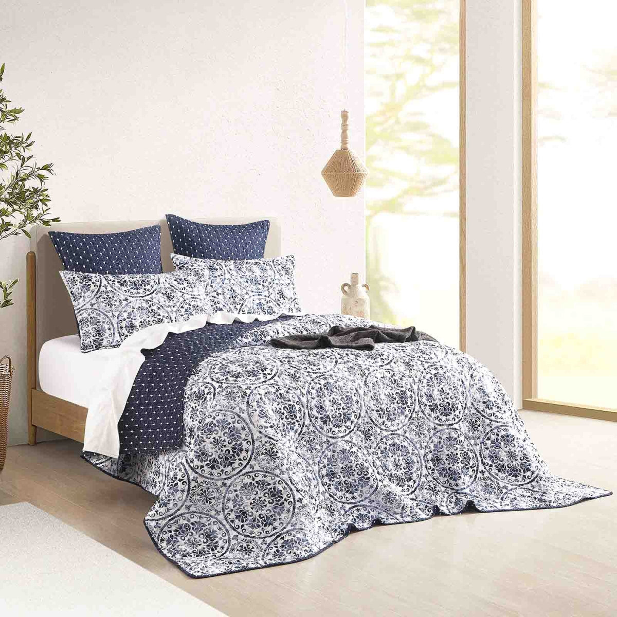 Renee Taylor Delos Quilted Reversible Coverlet Set Queen/King