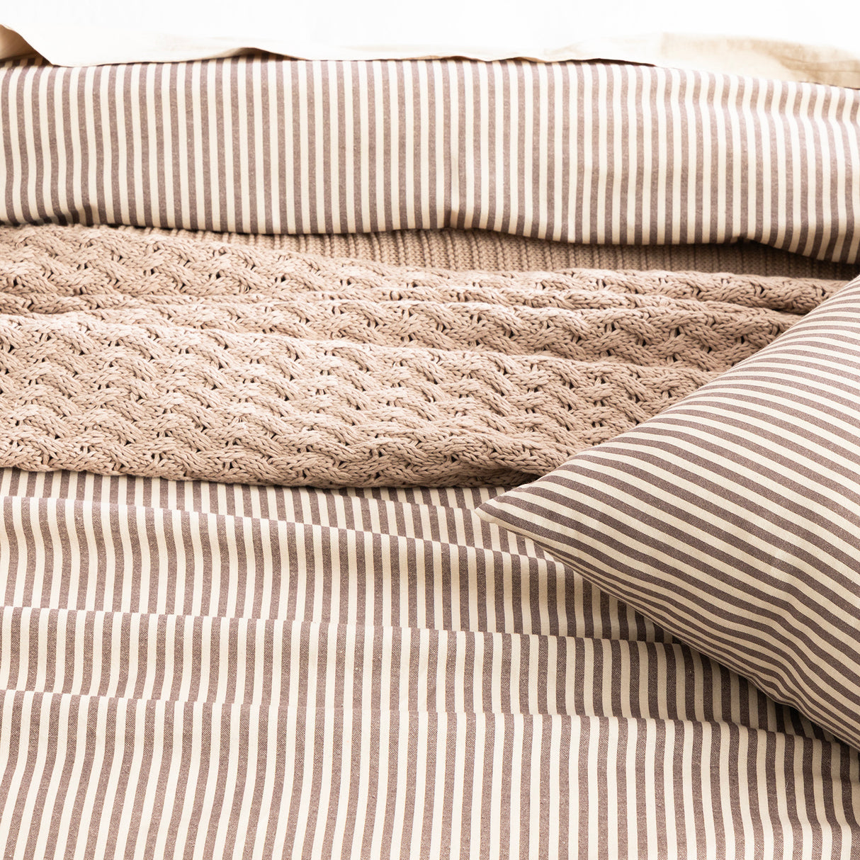 175 GSM Egyptian Cotton Flannelette Quilt Cover Set Super King Vintage Stripe