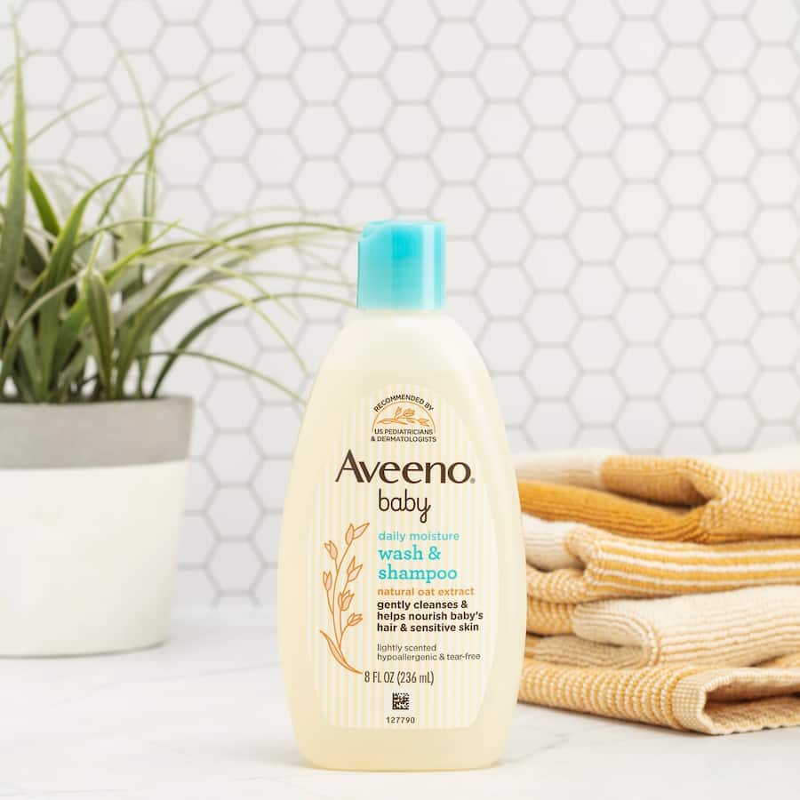 Aveeno Baby Baby Bath Wash & Shampoo 236mL