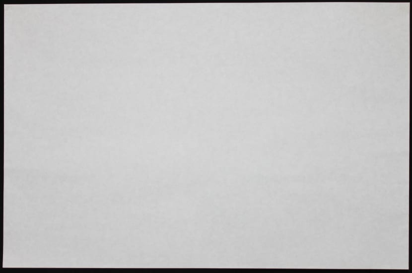 Traymat Plain Greaseproof Paper ream with 1000 sheets, 430 x 280mm, 40gsm, ideal for food packaging and serving.