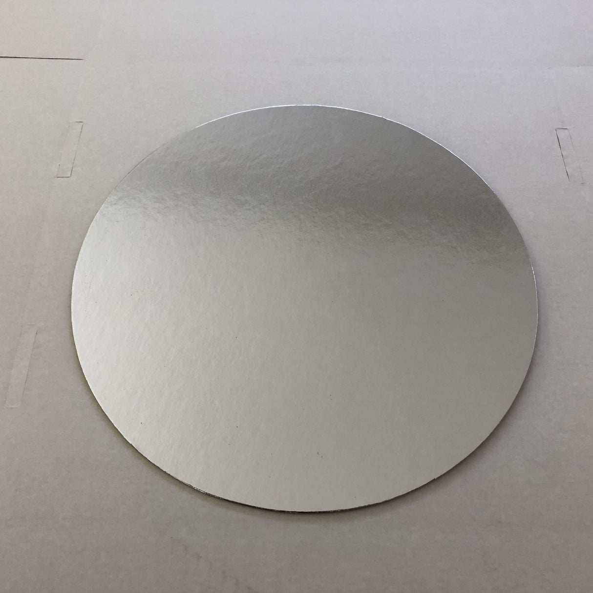 Round board pizza/cake white (silver backed) 229mm Diameter 200 (Pack)
