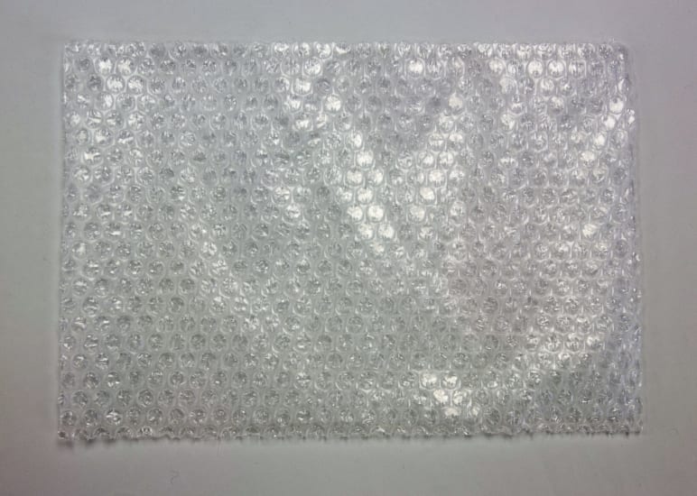 Bubble wrap bags 200x300mm with peel-and-seal closure, ideal for safe packaging of fragile items in bulk.