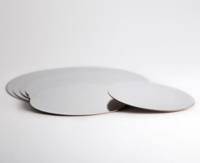 Premium silver foil cake boards, 10", 200-pack, food-safe, sturdy, ideal for elegant dessert presentations.