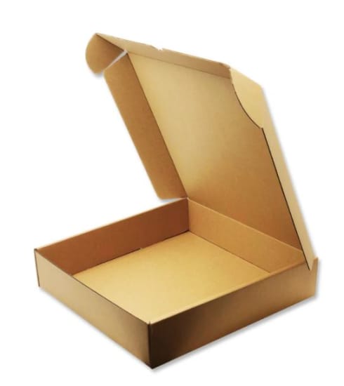 Manilla bakery tray with hinged lid, 626 x 385 x 110mm, 25-pack for stylishly packaging baked goods.
