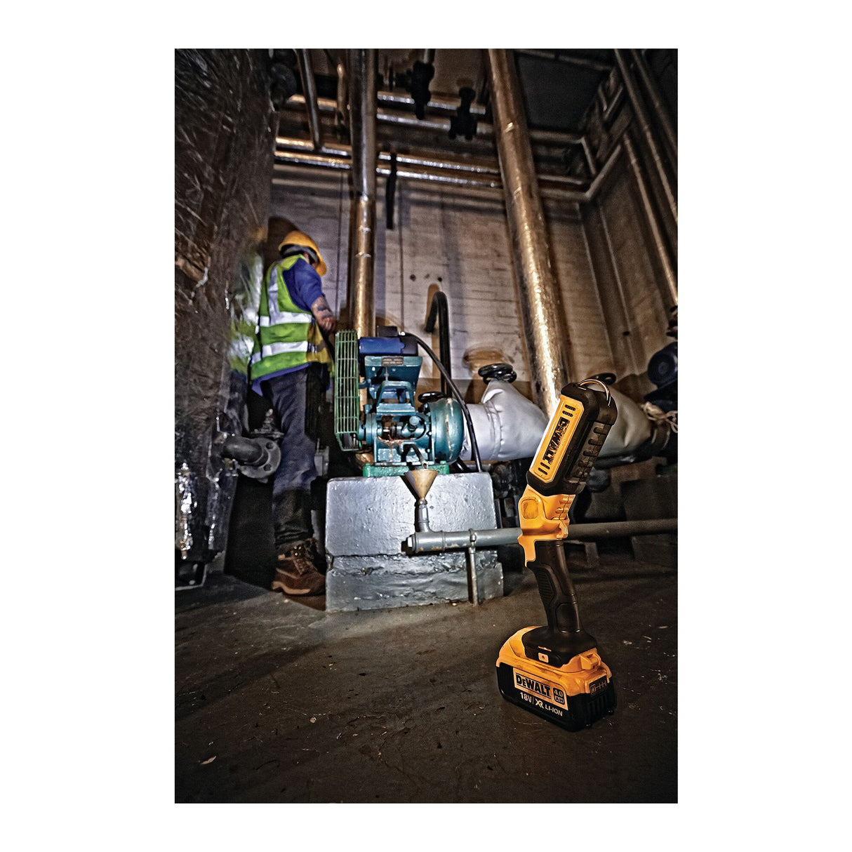 DEWALT 18V XR Handheld Cordless LED Work Light 250-500 lm