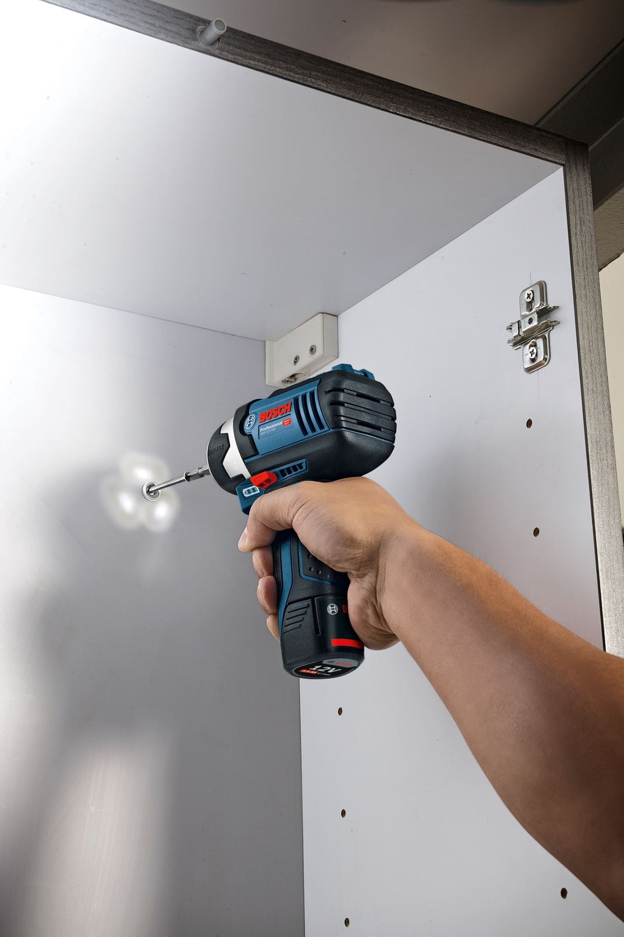 Bosch 12V Drill/Driver 2.0Ah 0615990L1H 2 Piece (Combo Kit)