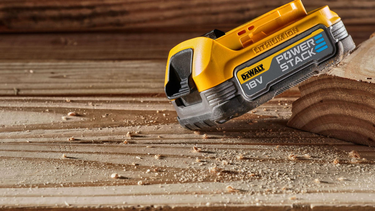 DeWALT 18V XR Powerstack Compact Battery