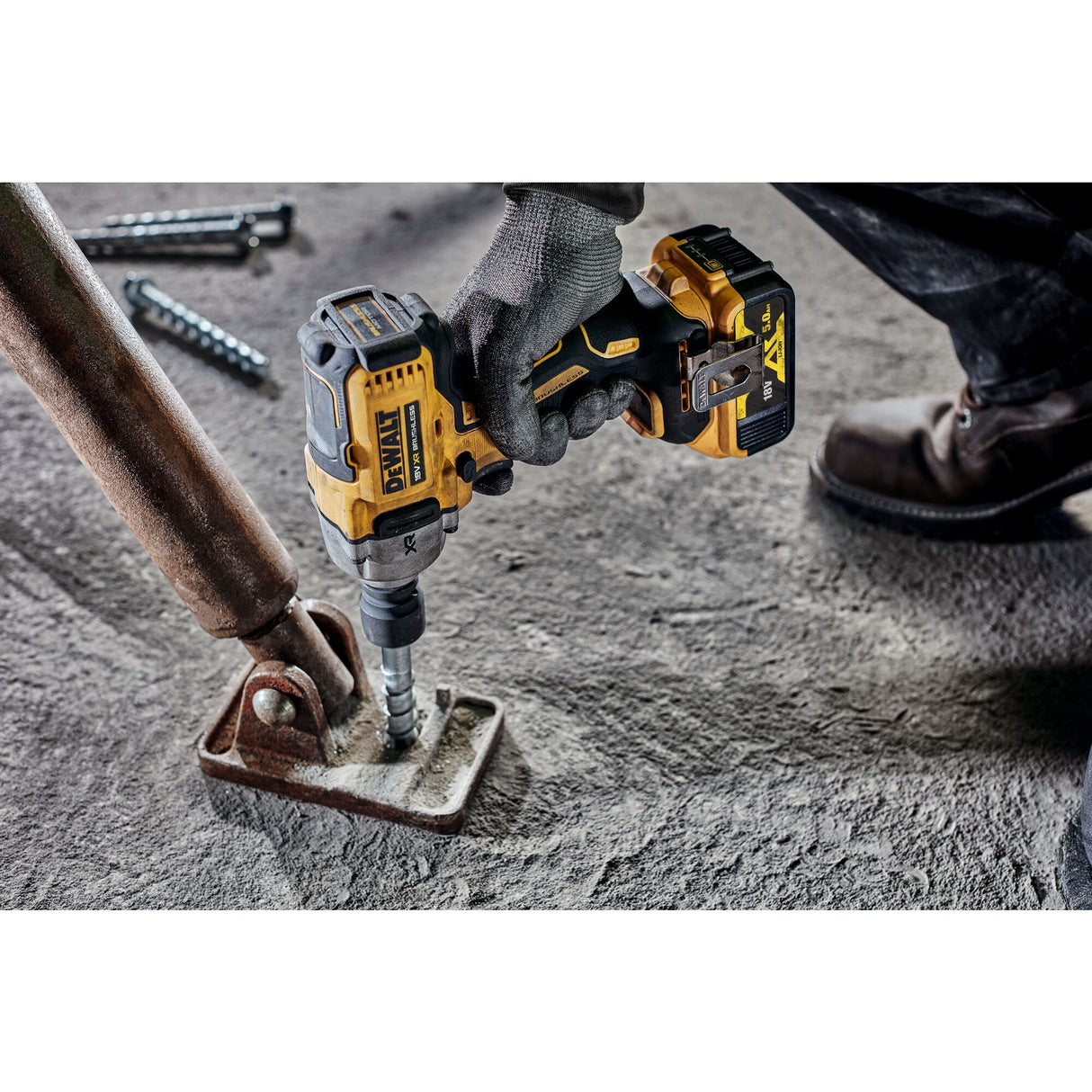 DeWALT 18V XR Brushless Cordless Impact Wrench 1/2" with Detent Pin (Kit)