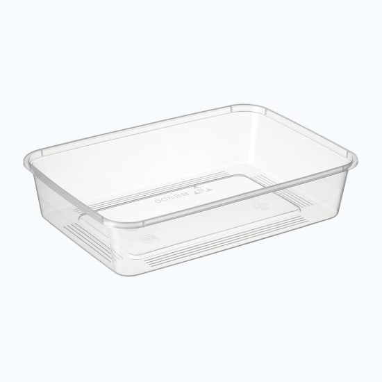 Clear rectangular food trays, 500ml, 50-pack; ideal for hot and chilled meals, showcasing culinary creations elegantly.