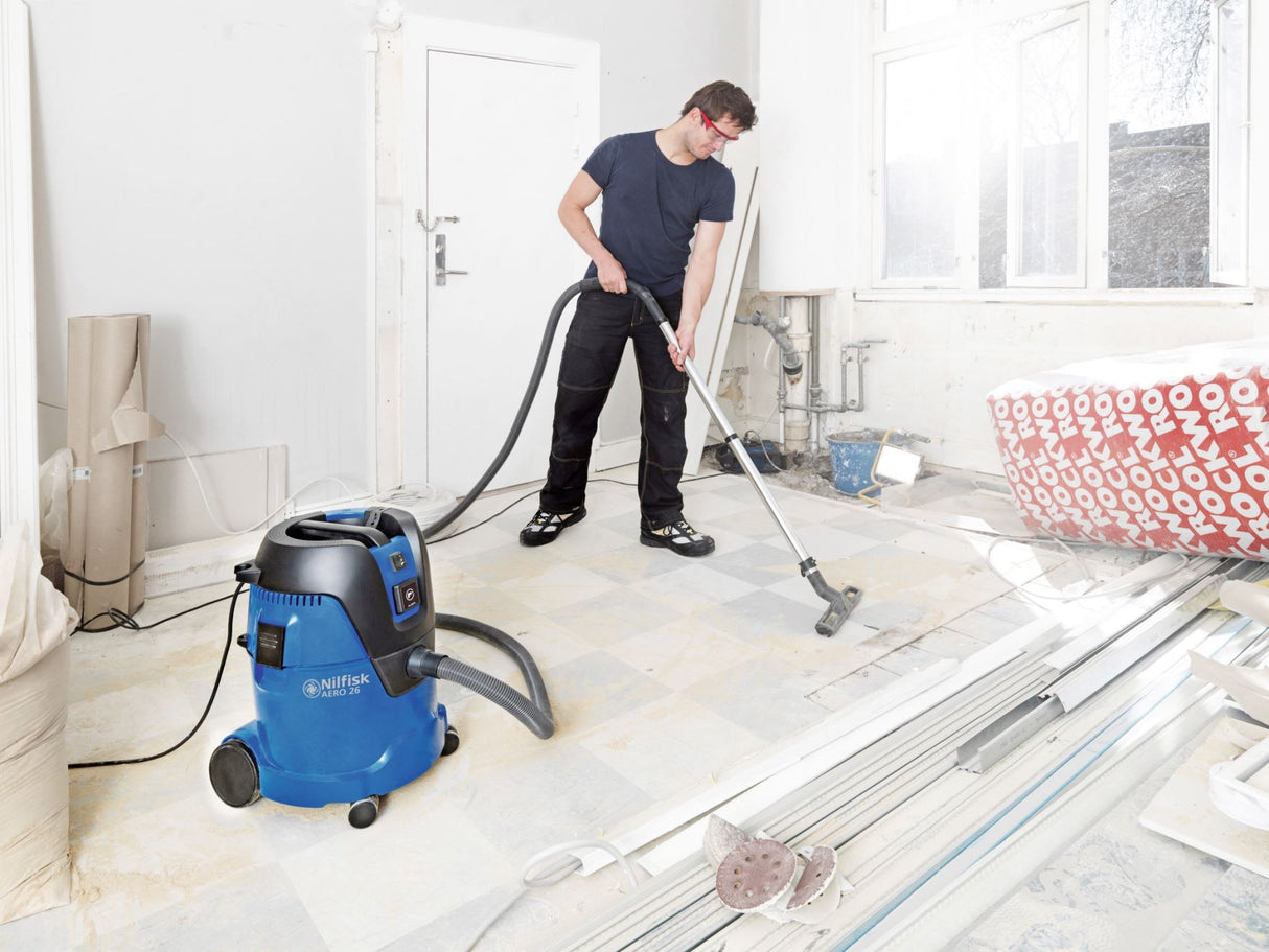 Nilfisk Light Industrial Vacuum/Dust Extractor 25L