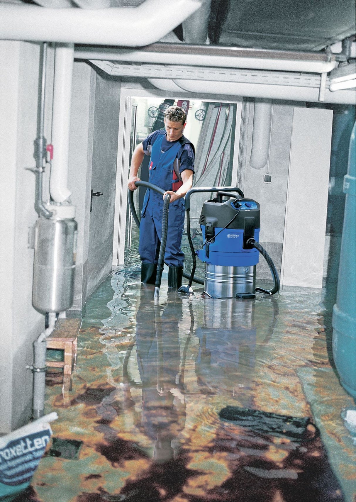 Nilfisk Attix 751-61 Liquid Disposal Vacuum 70L