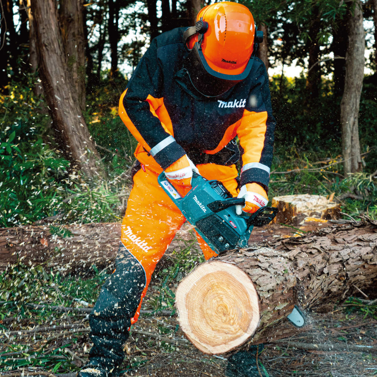 Makita 40V Max XGT 14" Chainsaw (Skin Only)