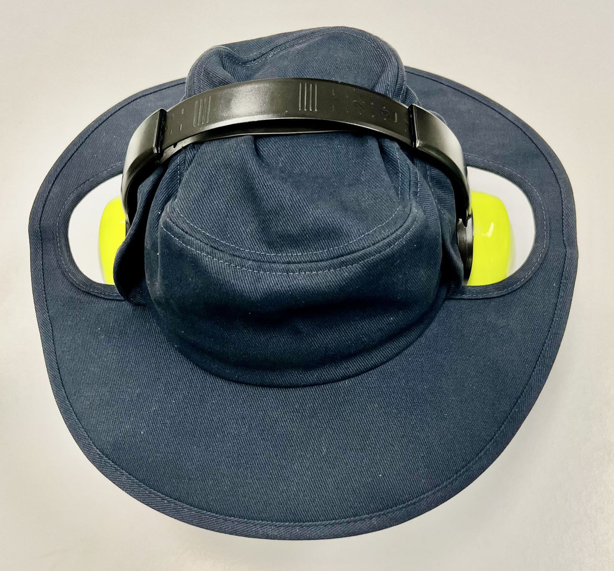 Surf brim sunhat with side earmuff access - Navy