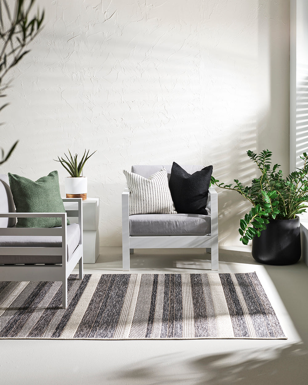 Floor Rug - Cape Cod Baltimore Black (200 x 290cm) - OLLO