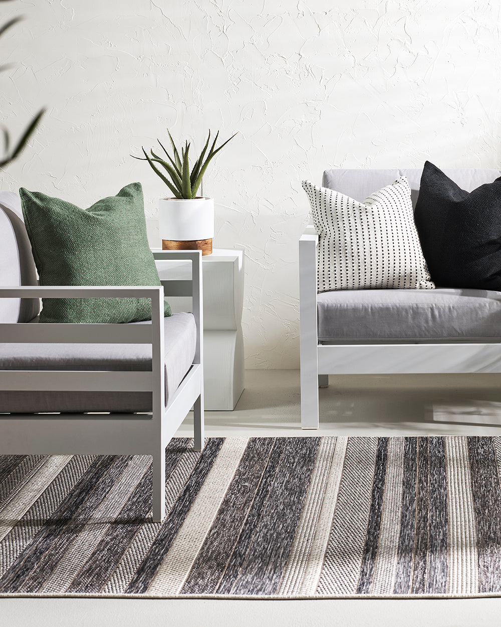 Floor Rug - Cape Cod Baltimore Black (200 x 290cm) - OLLO