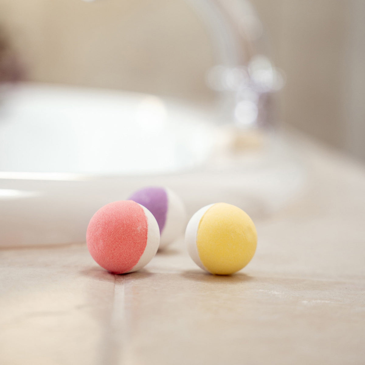 Lemon Lavender In A Fizzy Mini Bath Bombs Display - 12pcs
