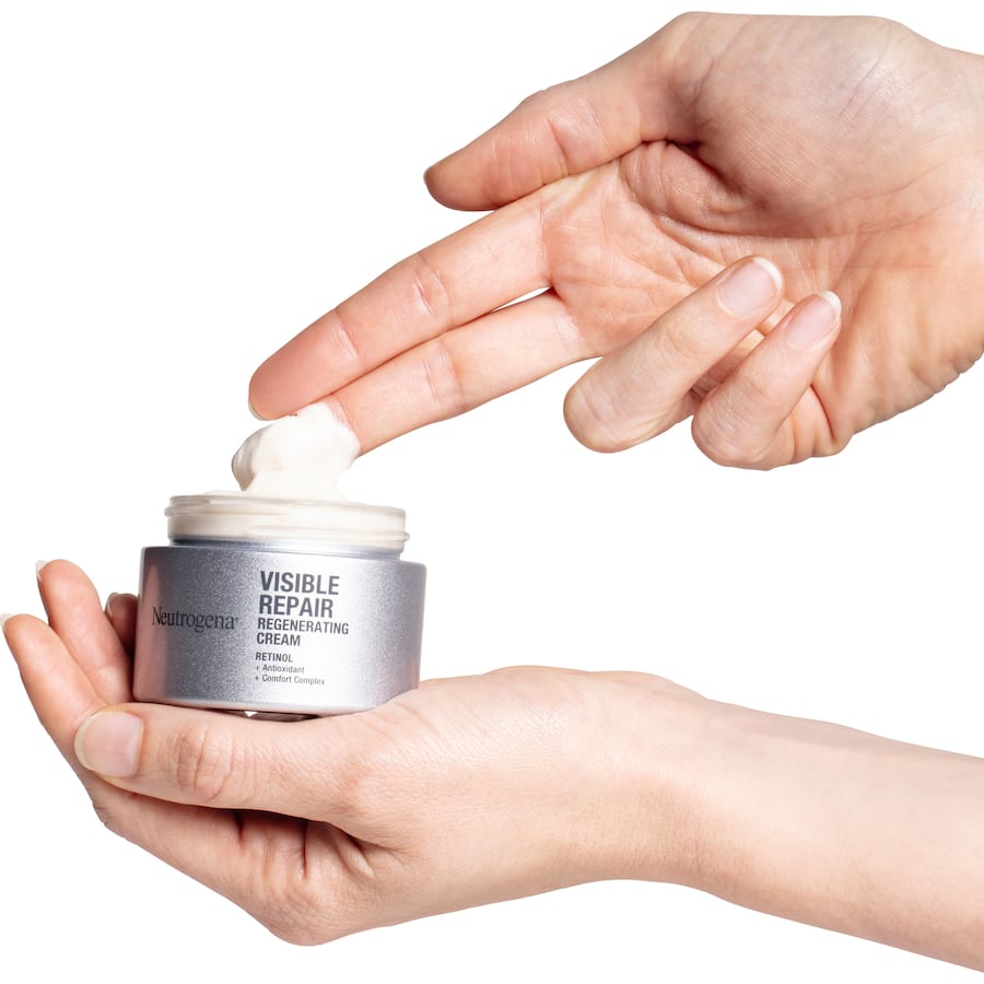 Neutrogena Visible Repair Face Moisturiser Regenerating Cream Retinol 50g