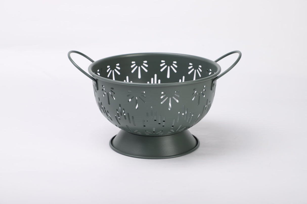 Stylish Rockingham Medium Colander in gray/green, made of food-safe coated steel, ideal for rinsing pasta and produce.