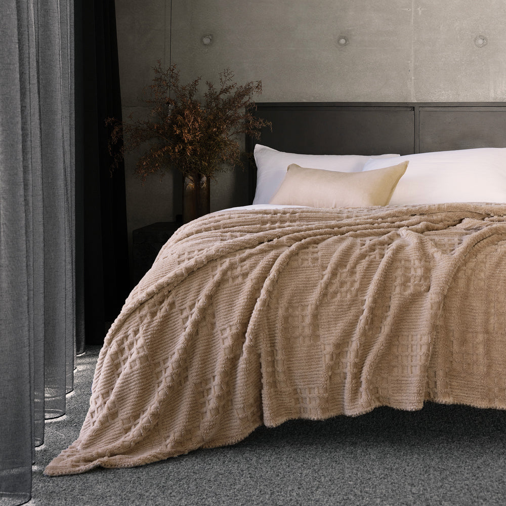 Lattice Sherpa Blanket Latte Double / Queen