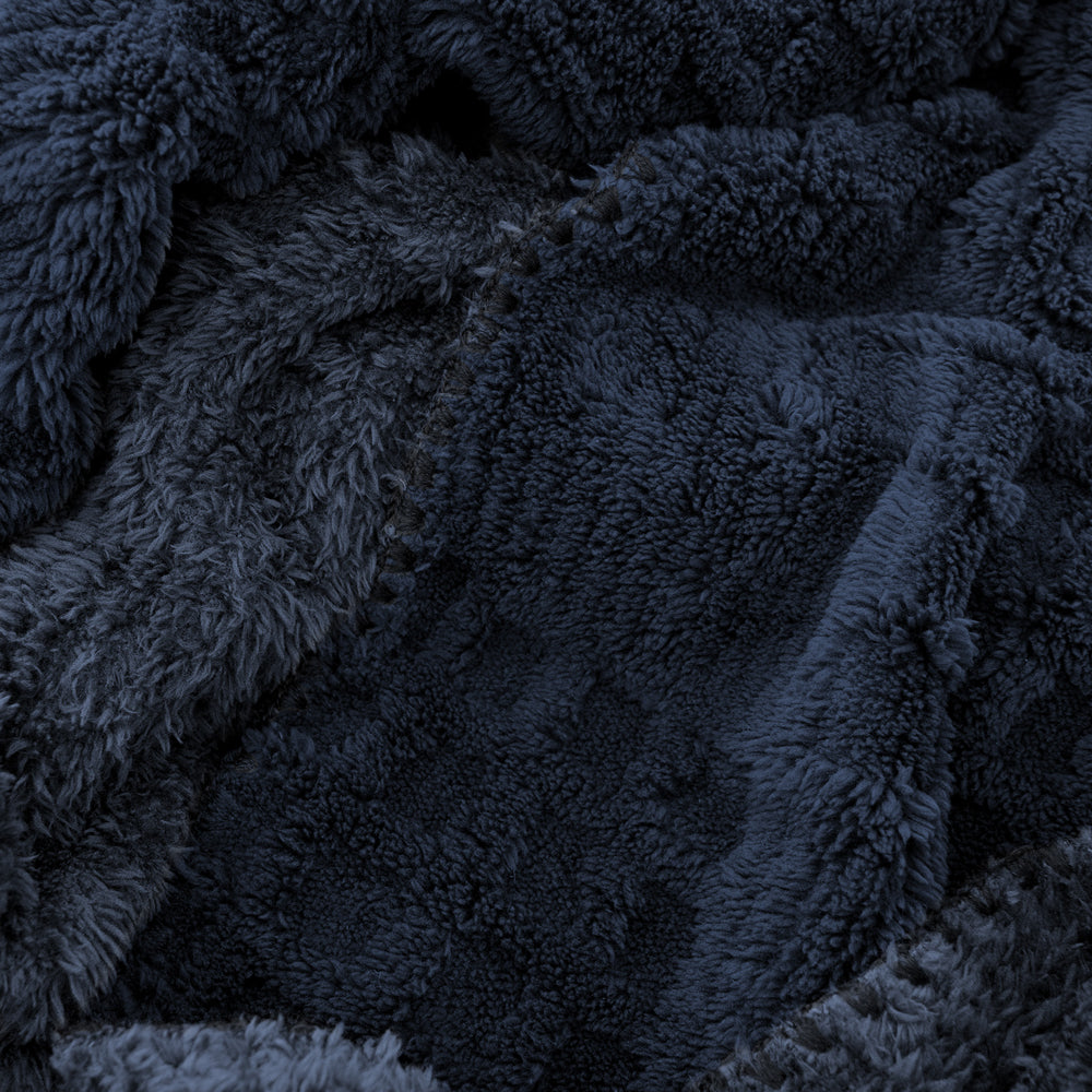 Lattice Sherpa Blanket Navy Super King Bed