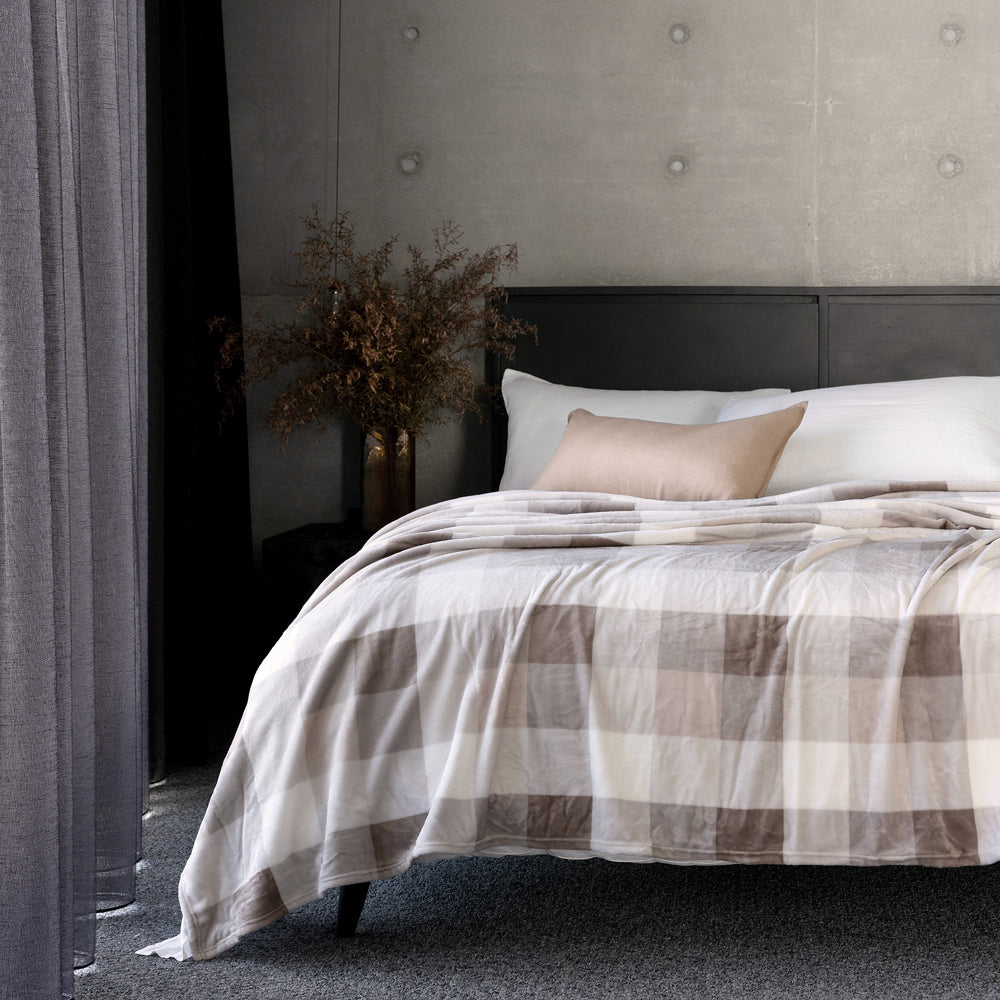 Charlie Ultraplush Blanket Nougat Super King