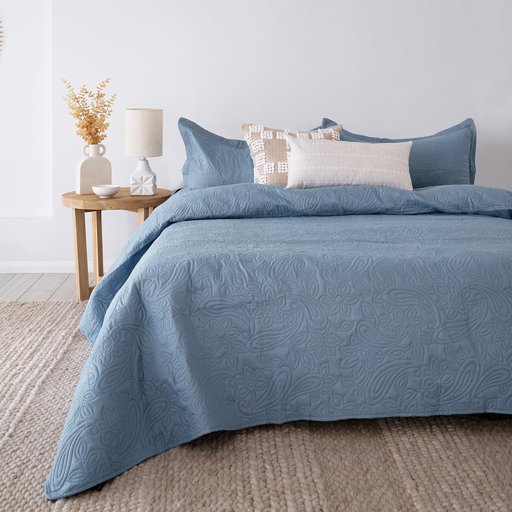 Queen / King Paisley Coverlet Set Blue- Bambury