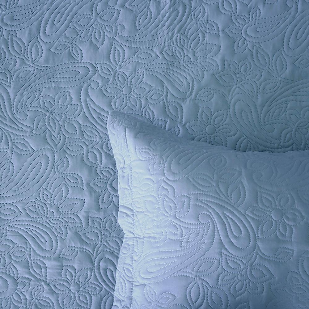 Queen / King Paisley Coverlet Set Blue- Bambury