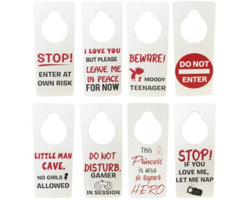 Stylish set of 8 door hangers, each measuring 24x10 cm, perfect for home organization and decor.